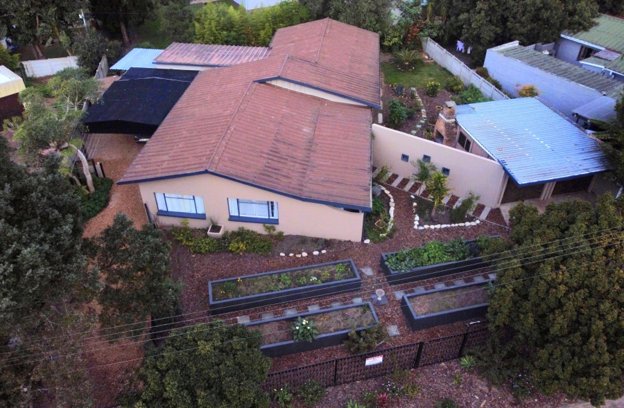 4 Bedroom Property for Sale in Twee Rivieren Western Cape